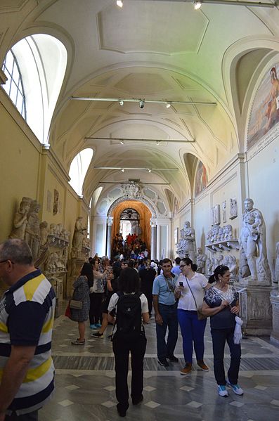 File:Vatican Museums-4 (47).jpg