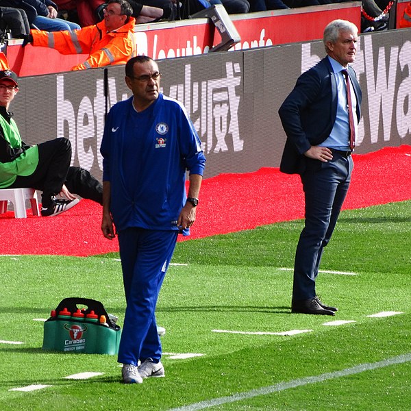 File:Maurizio Sarri Mark Hughes.jpg