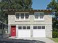 Bonnie & Clyde Garage Apartment (2010)