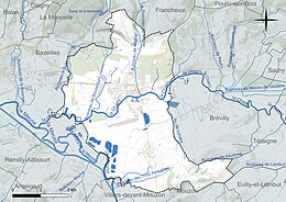 Carte en couleur présentant le réseau hydrographique de la commune