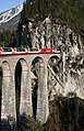 11. KW Die 2006 beschafften Panoramawagen (Glacier Express) der Albulabahn auf dem Landwasserviadukt bei Filisur (2007).