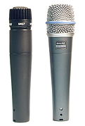 Shure SM57 ak ekivalan Beta57 li (dinamik).