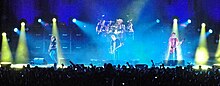 Staind live di LEC di Laredo, Texas tahun 2009