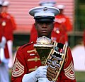 Soldat in der Paradeuniform des United States Marine Corps