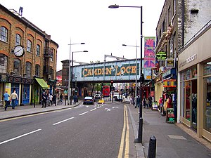 Vista da Rua dos Mercados de Camden Town