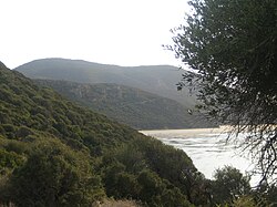 Scorcio del lago all'interno del parco