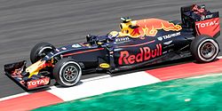 マックス・フェルスタッペンがドライブするRB12 （2016年マレーシアGP）