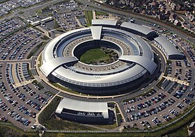 Vue aérienne du « Doughnut », le siège du GCHQ depuis 2006, à Benhall, Cheltenham.