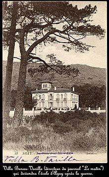 Carte postale noir et blanc. Façade d'une demeure.