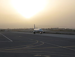 Een Airbus A320-232 van Aegean Airlines, taxiënd na de landing in Iraklion