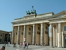 Brandenburger Tor 2003.jpg