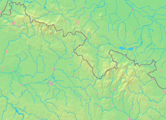 Mapa konturowa Sudetów, blisko centrum na prawo znajduje się czarny trójkącik z opisem „Cierniak”