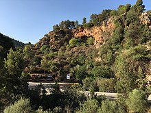 Blick von Osten auf die Grotte