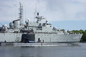 HMS Uppland och HMS Visborg 2009.