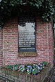 Linkerdeel van voornoemde oorlogsmonument (geen beschermd monument)