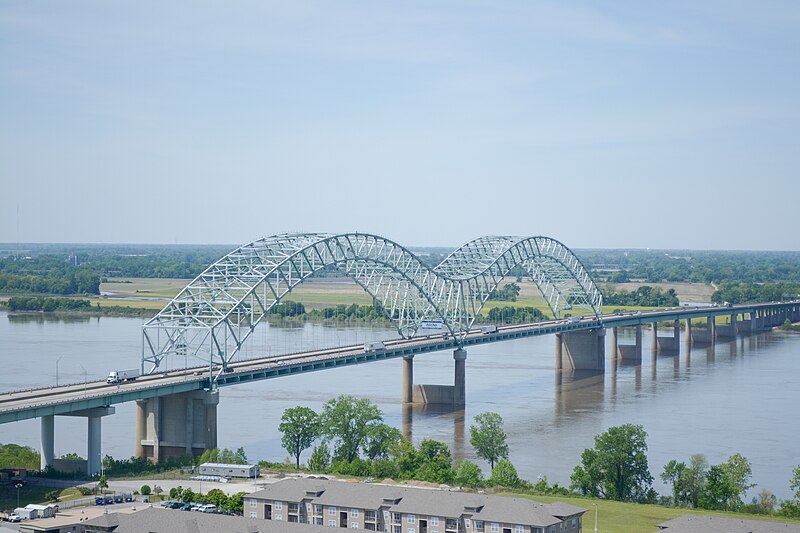 File:HernandoDeSoto Bridge Pyramid.jpg