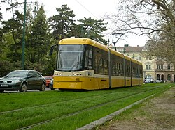 PESA 120Nb típusú villamos a 2-es vonal Széchenyi téri szakaszán