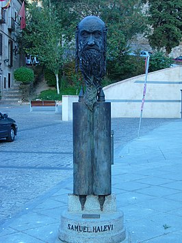 Een standbeeld van Samuel Halevi in Toledo.