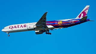 Un avion de Qatar Airways aux couleurs du FC Barcelone (Qatar Airways est un des sponsors principaux du club)