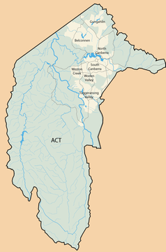 Mapa konturowa Australijskiego Terytorium Stołecznego, u góry znajduje się punkt z opisem „Archikatedra św. Krzysztofa w Canberze”