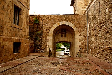 Arco de las cien doncellas desde el interior.