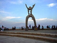 Scultura - l'Alessidamo dell'artista lucano Donato Linzalata