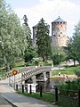 English: Annual Savonlinna Opera Festival takes place 334 kilometres from Helsinki Suomi: Vuosittaiset Savonlinnan Oopperajuhlat, 334 km