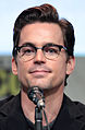 Matt Bomer interpreta Larry Trainor