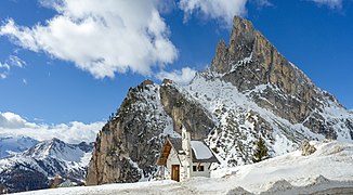 Cappella Passo Falzarego Sass Stria