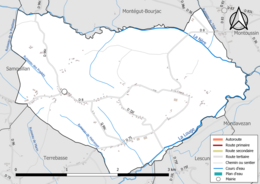 Carte en couleur présentant le réseau hydrographique de la commune