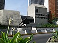 Article: Museo de Arte Contemporáneo de Caracas in Spanish, dutch and portuguese.