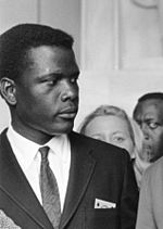 Foto hitam-putih Sidney Poitier pada 1963.