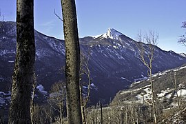 Rochers de Chalves, vus du Néron