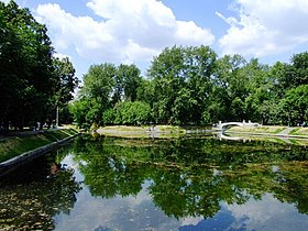 Пруд в парке «Усадьба Трубецких в Хамовниках», 2006 год