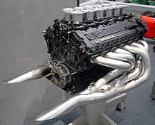 Photo d'un moteur V12