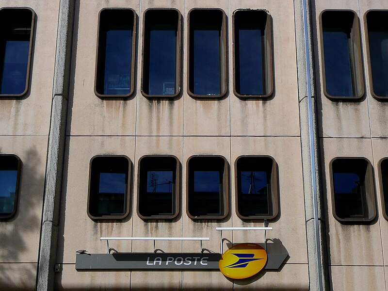 File:LA POSTE (7475466318).jpg