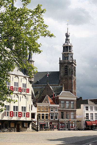 File:Markt (Gouda) with Sint-Janskerk.jpg