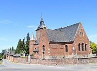 L'église fortifiée vue côté chœur.