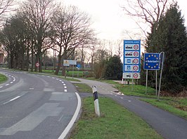 Grensovergang tussen Nieuw-Schoonebeek en Twist: eindpunt van de Europaweg.