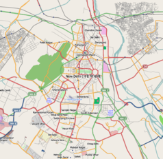 Mapa konturowa Delhi, na dole po prawej znajduje się punkt z opisem „Świątynia Lotosu”