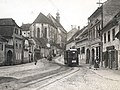 Strada General Magheru: an der steilsten Stelle fährt dieser Wagen bergab zum Bahnhof