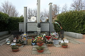 Monumento em memória de Fausto e Serse Coppi, em Castellania