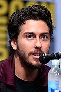 Nat Wolff interprète Lloyd Henreid