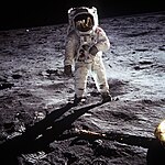 Buzz Aldrin en el suelo lunar