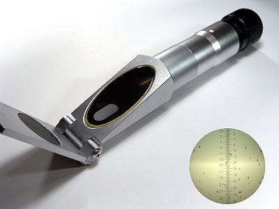 Refractometer