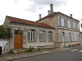 The town hall in Épenède