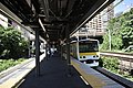 Chuo-Sobu Line platforms, 2020. The bypass tracks on the right are for rapid trains.