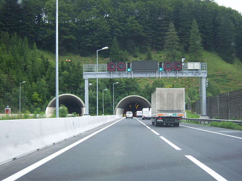 File:Helbersbergtunnel.JPG