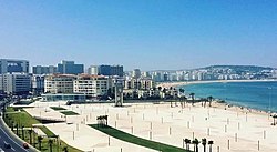 La spiaggia di Tangeri vista dall'alto