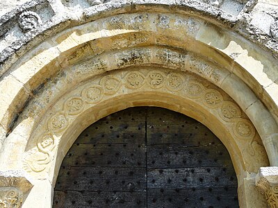 Eingangsportal von Saint-Pierre-ès-Liens